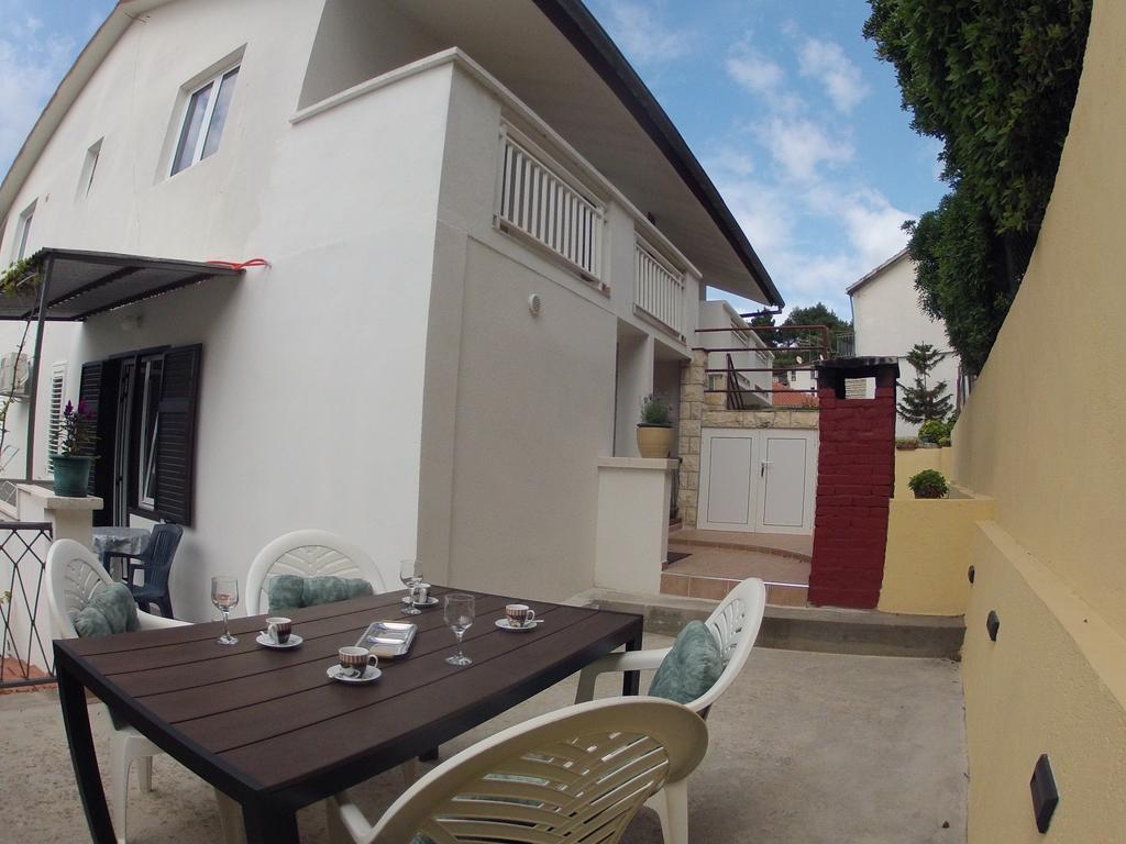 Apartments Goic Jelsa  Exterior foto