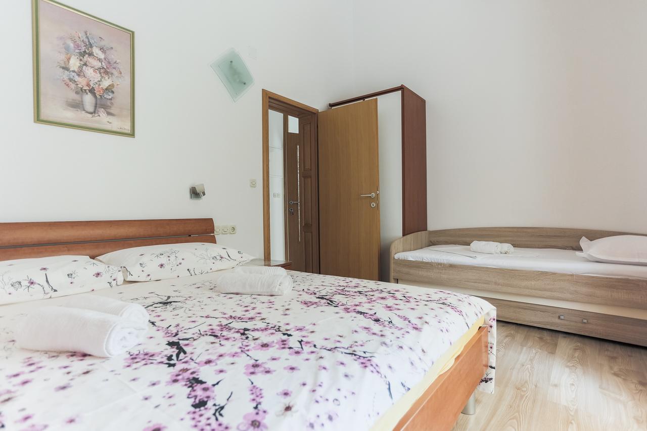 Apartments Goic Jelsa  Exterior foto