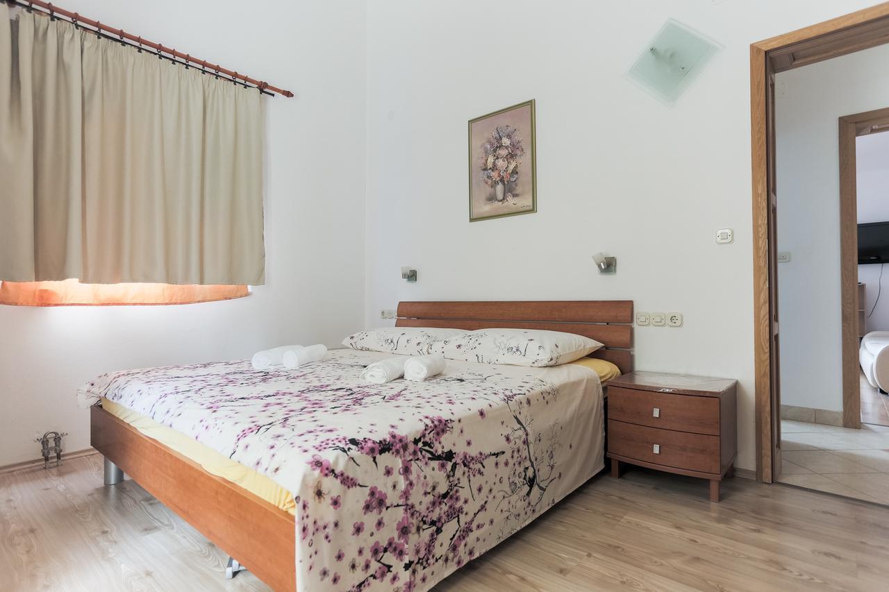 Apartments Goic Jelsa  Exterior foto